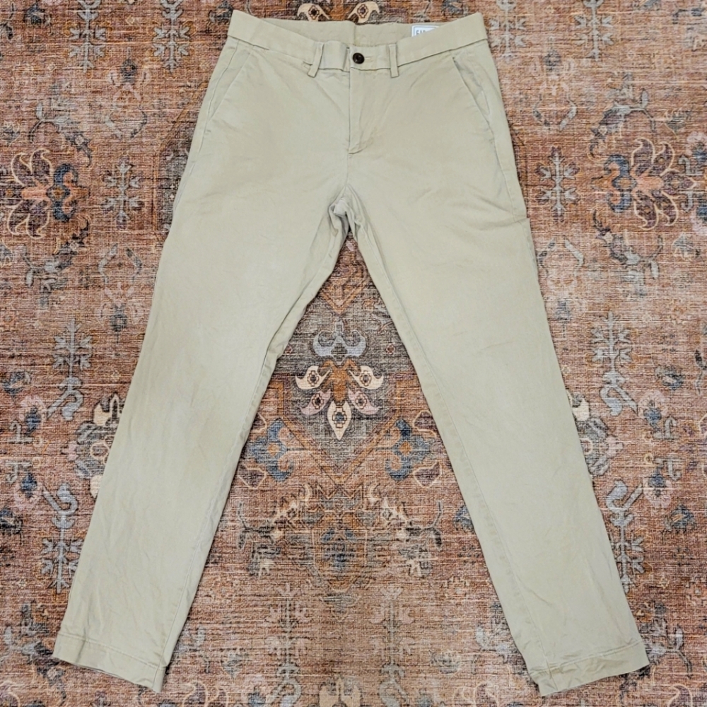 Gap slim fit khakis W29 L30